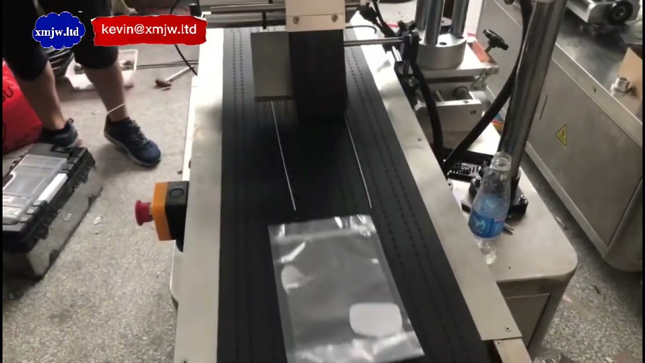 Automatyczna etykieciarka do grubych, płaskich produktów