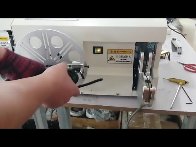 Ekonomiczna maszyna do zwijania i wiązania kabli USB – wszystko w jednym