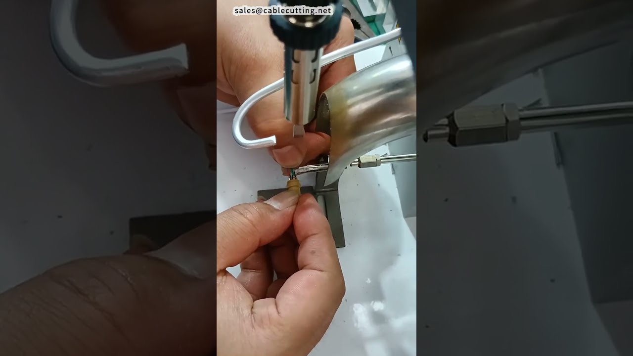 Półautomatyczna maszyna do lutowania dla urządzeń medycznych #fabryka #maszyna