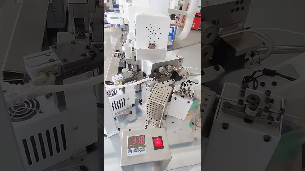 W pełni automatyczna maszyna do obróbki wiązek przewodów – cynowanie i termokurcz