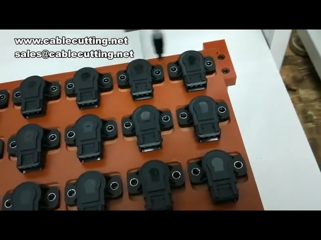 Automatyczna wkrętarka trójosiowa do precyzyjnego montażu