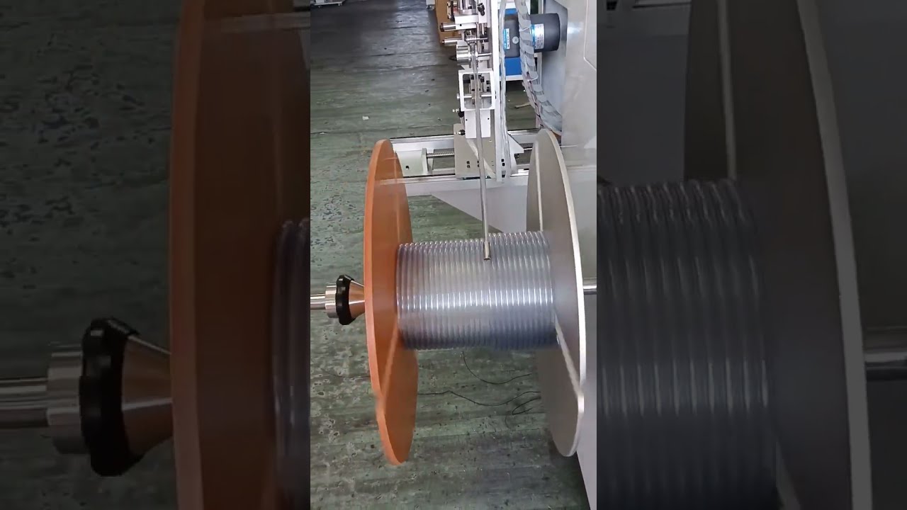 Automatyczna maszyna do zliczania metrażu, przesuwu, cięcia i zwijania węży PU – udźwig 50 kg